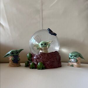 Green Baby Alien Figurine Set